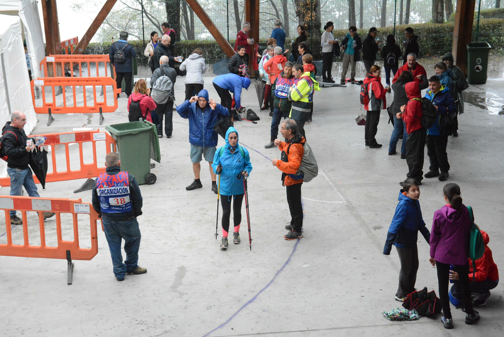 Foto 95 de la avituallamiento y mirador - Galería de la Subida a Artxanda 2019